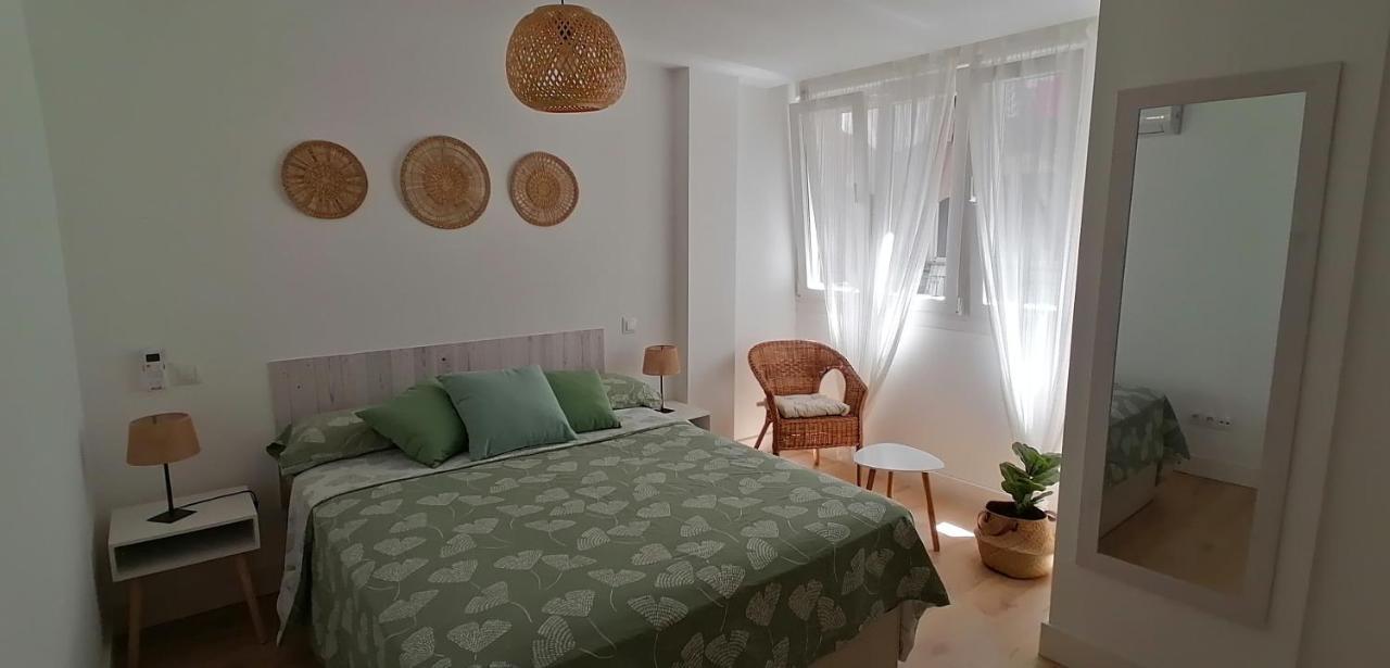 Appartamento El Palo Cosy, 200 M From The Beach Málaga Esterno foto